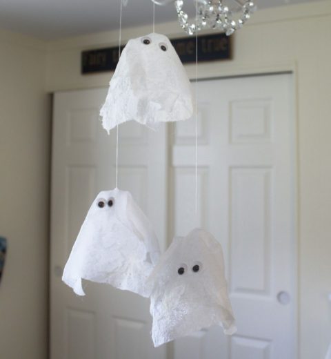 Halloween Cotton Ball Ghosts ⋆ Real Housemoms
