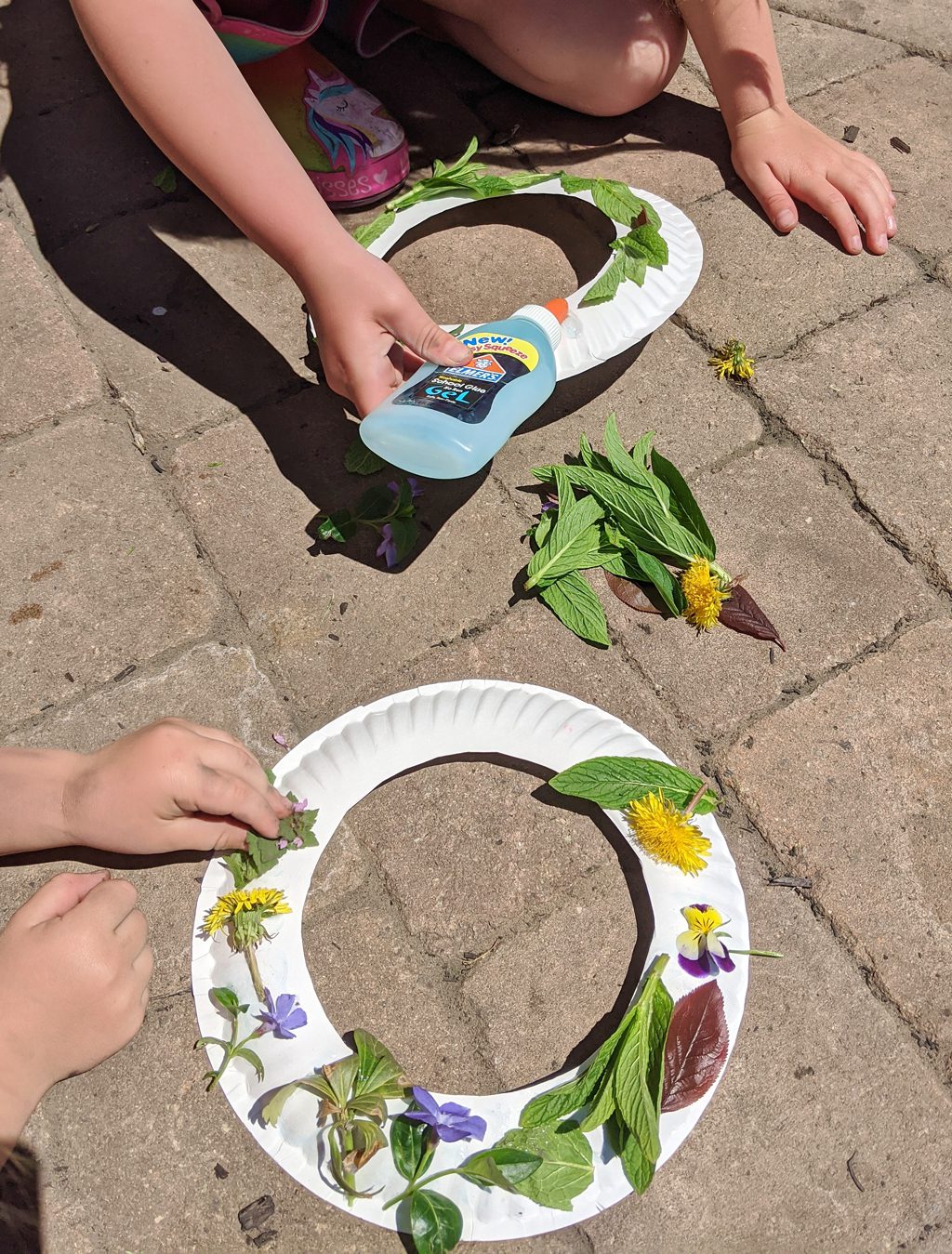 Paper Plate Nature Wreath - Raising Hooks